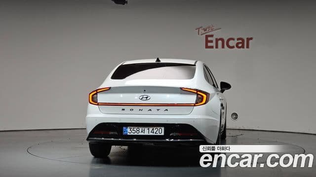 Hyundai Sonata 2021 — Фото 4/20