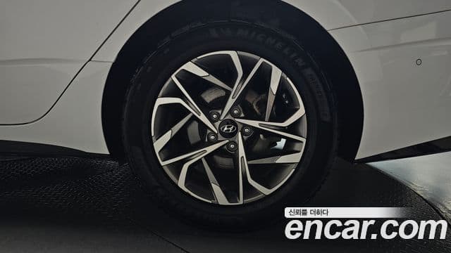 Hyundai Sonata Hybrid 2021 — Şəkil 18/31