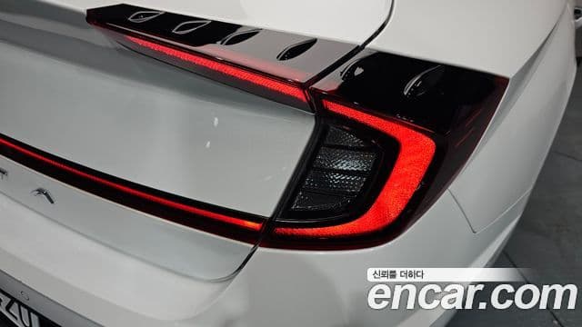 Hyundai Sonata Hybrid 2021 — Şəkil 15/31