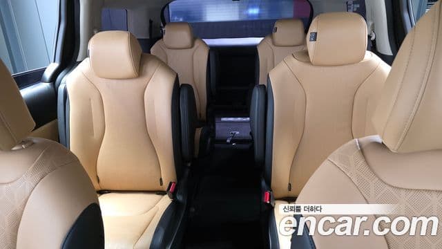 Kia Carnival 2022 — Фото 12/20