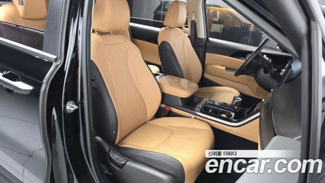 Kia Carnival 2022 — Şəkil 23/32