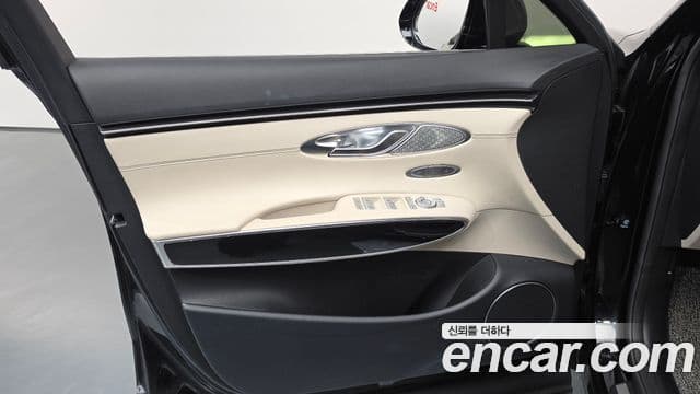 Genesis GV70 2023 — Şəkil 29/36