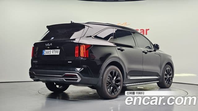 Kia Sorento 2023 — Фото 2/20