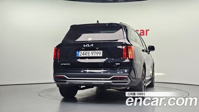 Kia Sorento 2023 — Фото 4/20