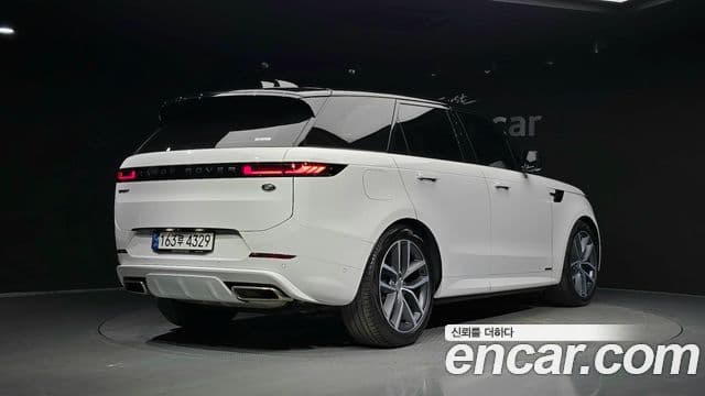 Land Rover Range Rover Sport 2023 — Фото 2/20