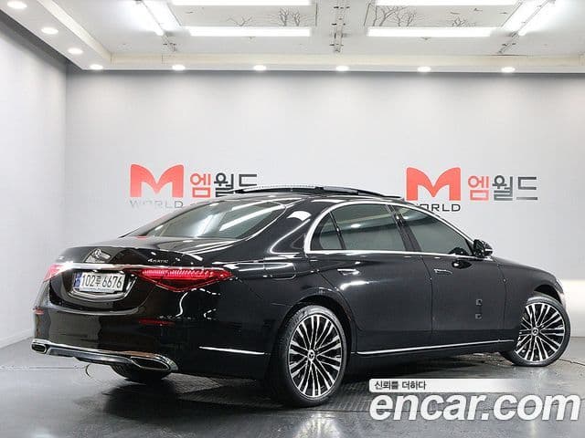 Mercedes-Benz S-Class 2023 — Photo 15/20