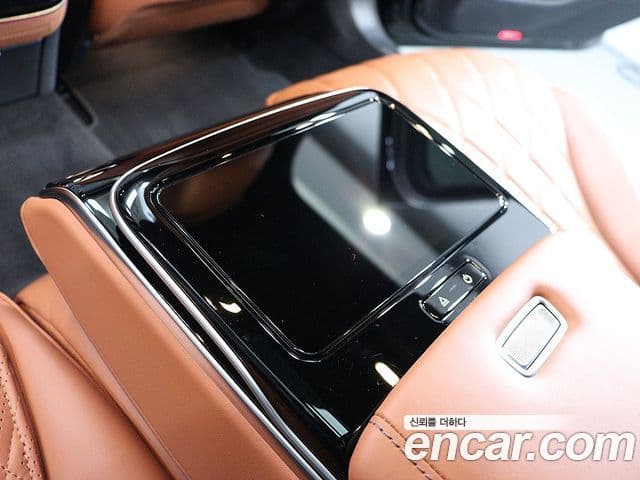 Mercedes-Benz S-Class 2023 — Photo 14/20