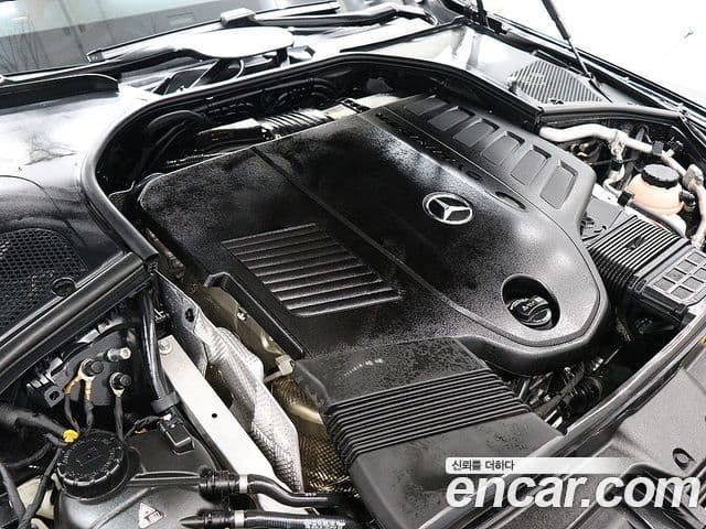 Mercedes-Benz S-Class 2023 — Photo 18/20