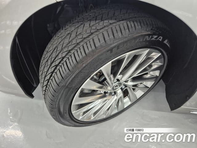 Lexus ES300h 2025 — ფოტო 9/19