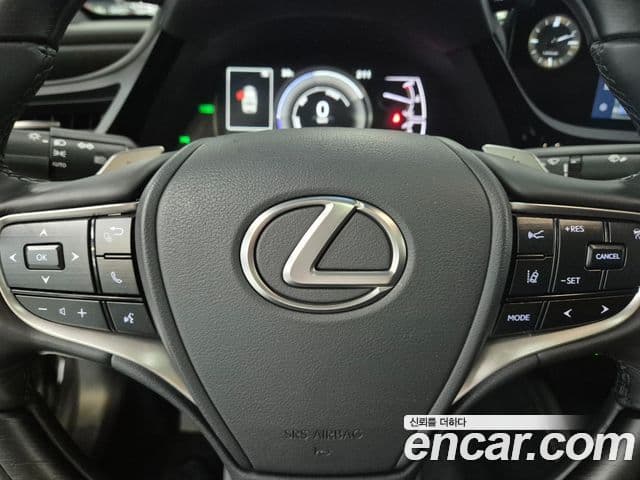Lexus ES300h 2025 — ფოტო 19/19