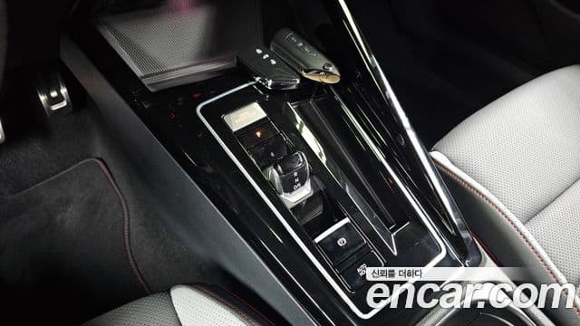 Volkswagen Golf 2026 — Photo 8/32