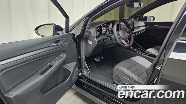 Volkswagen Golf 2026 — Photo 27/32