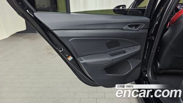 Volkswagen Golf 2026 — Photo 29/32