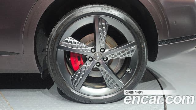 Genesis GV70 2022 — Şəkil 16/34