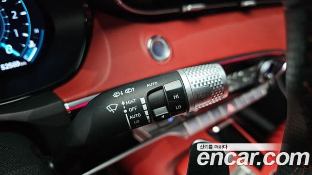 Genesis GV70 2022 — Şəkil 32/34