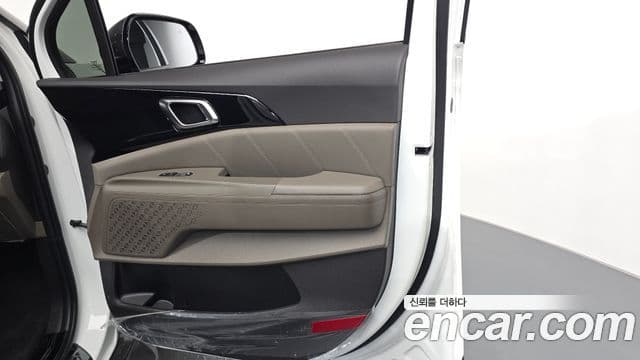 Kia Carnival 2025 — ფოტო 21/32