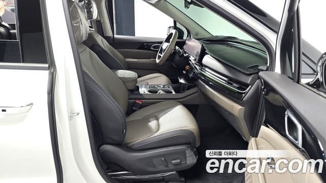 Kia Carnival 2025 — ფოტო 32/32