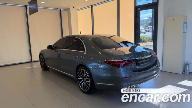 Mercedes-Benz S-Class 2025 — Photo 11/17