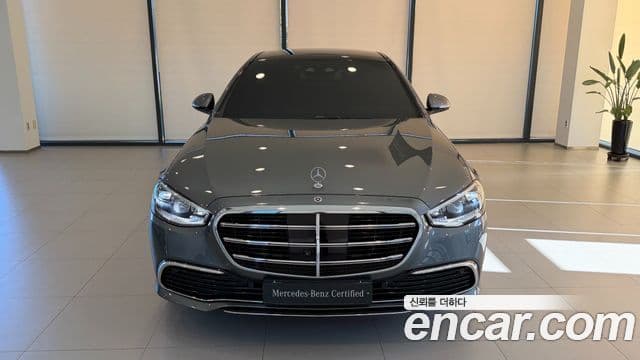 Mercedes-Benz S-Class 2025 — Photo 8/17