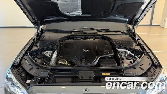 Mercedes-Benz S-Class 2025 — Photo 6/17