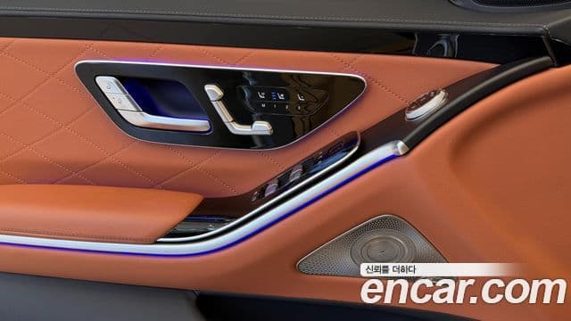 Mercedes-Benz S-Class 2025 — Photo 10/17