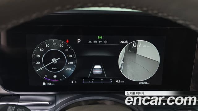 Kia Carnival 2021 — Фото 8/20