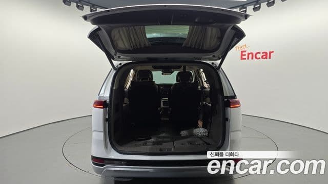 Kia Carnival 2021 — Фото 16/20