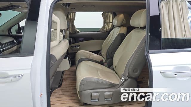 Kia Carnival 2021 — Фото 18/20
