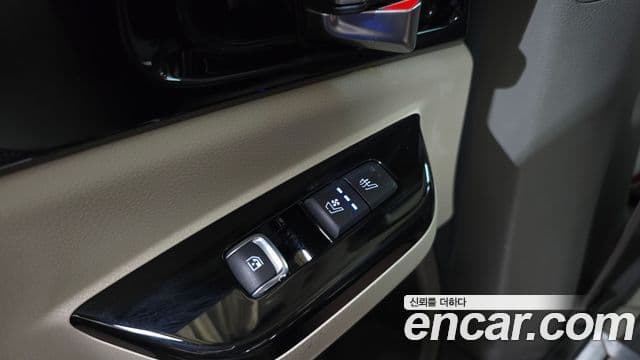 Kia Carnival 2021 — Photo 20/38