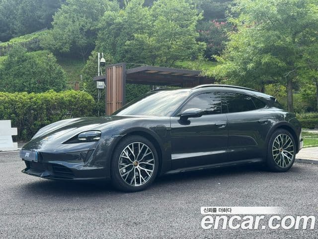 Porsche Taycan 2023 — Şəkil 9/20