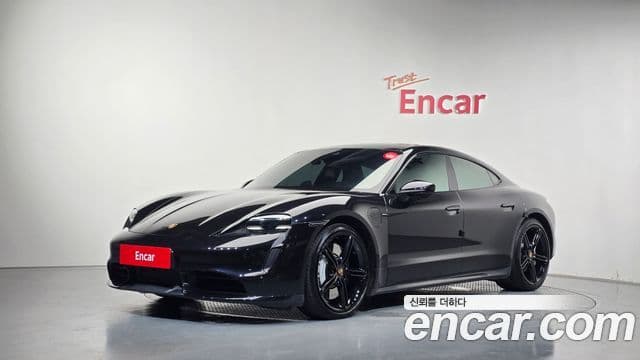 Porsche Taycan 2021 — ფოტო 18/20