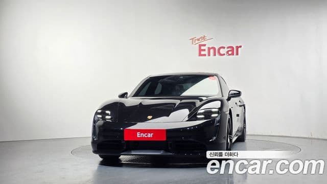 Porsche Taycan 2021 — ფოტო 16/20