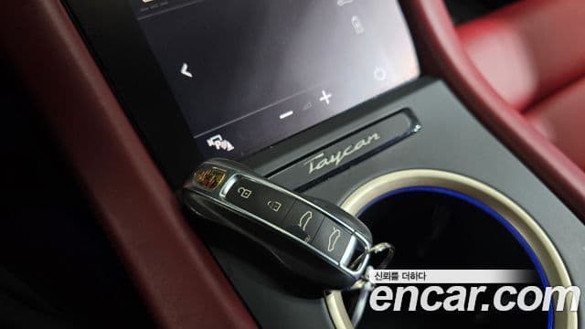 Porsche Taycan 2021 — ფოტო 12/20