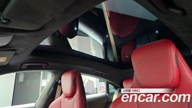 Porsche Taycan 2021 — ფოტო 4/20