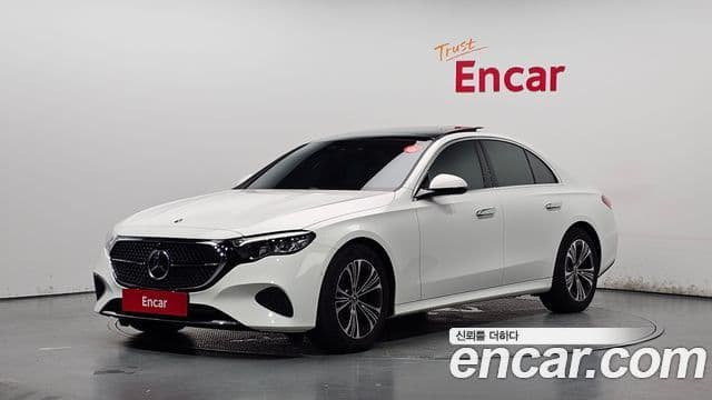 Mercedes-Benz E-Class 2024 — Фото 1/20