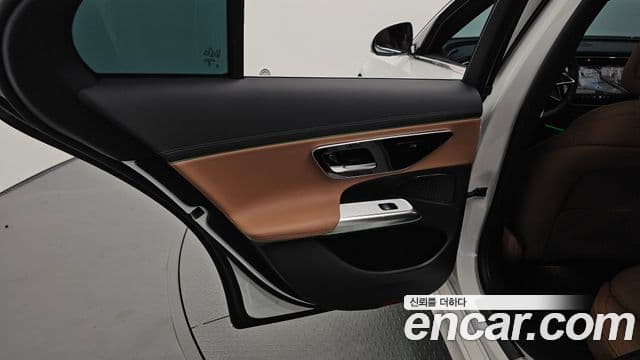 Mercedes-Benz E-Class 2024 — Şəkil 9/34