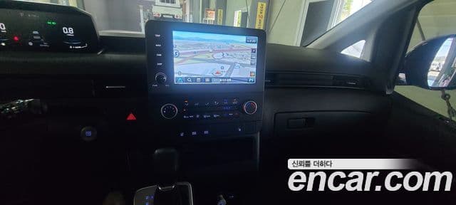 Hyundai Staria 2022 — Фото 8/20