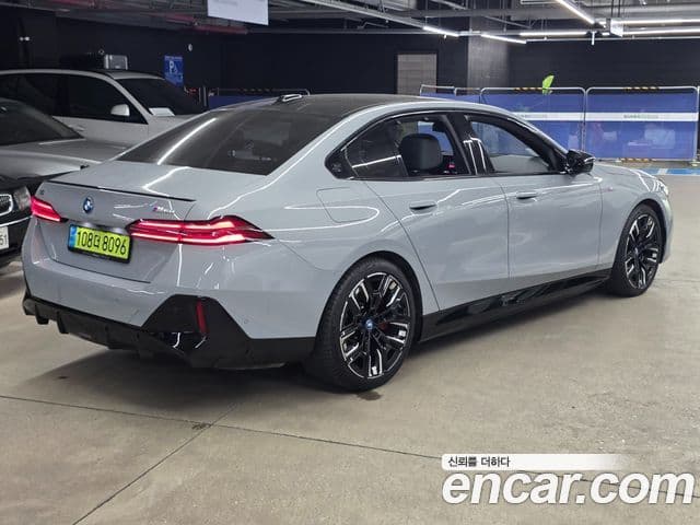 BMW i5 2024 — Photo 10/20