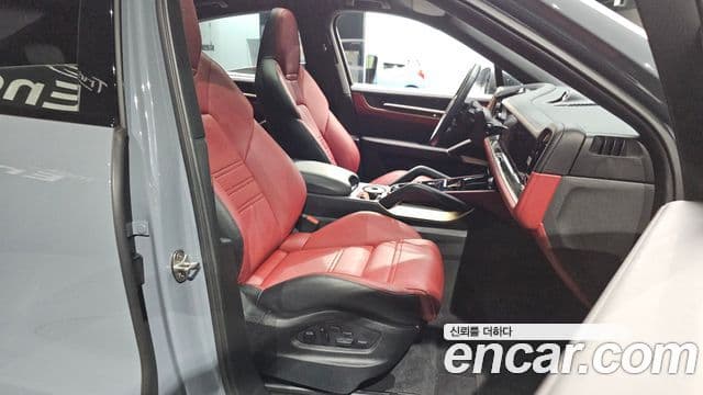 Porsche Cayenne 2024 — Photo 7/38