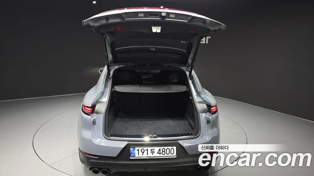 Porsche Cayenne 2024 — Photo 16/38