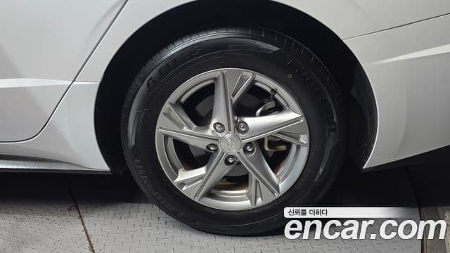 Hyundai Sonata Hybrid 2020 — Şəkil 18/30