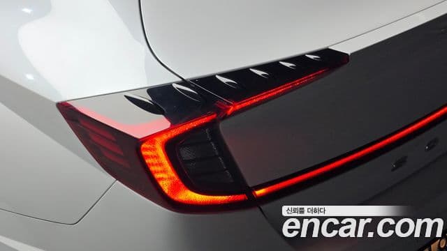 Hyundai Sonata Hybrid 2020 — Şəkil 9/30