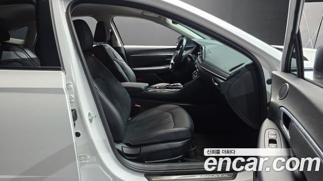 Hyundai Sonata Hybrid 2020 — Şəkil 16/30