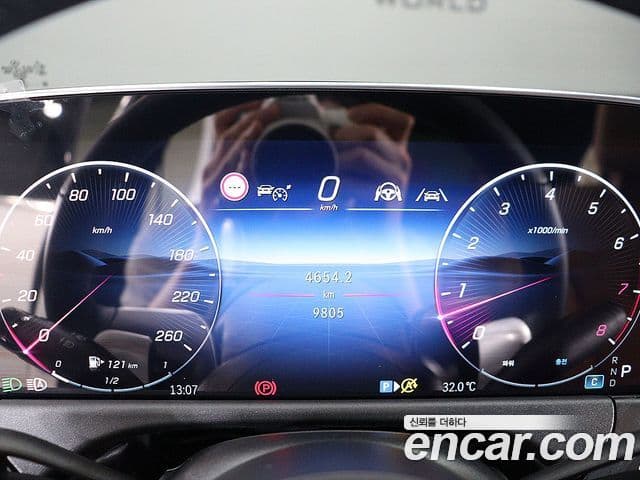 Mercedes-Benz E-Class 2025 — ფოტო 9/20