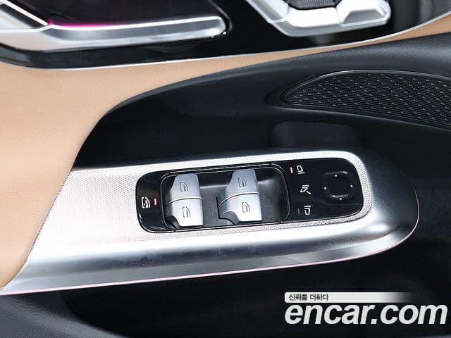 Mercedes-Benz E-Class 2025 — ფოტო 16/20