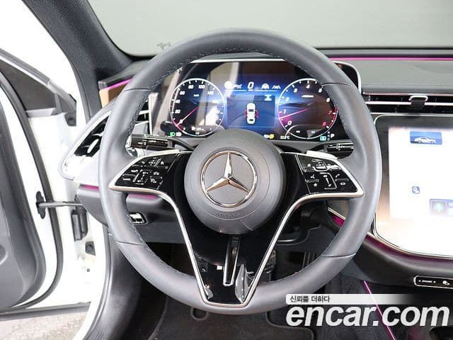Mercedes-Benz E-Class 2025 — ფოტო 8/20
