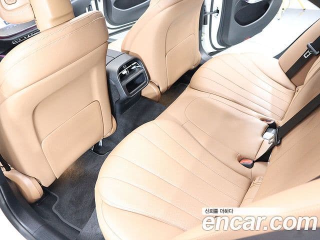Mercedes-Benz E-Class 2025 — ფოტო 5/20