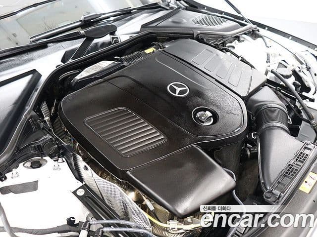 Mercedes-Benz E-Class 2025 — ფოტო 19/20