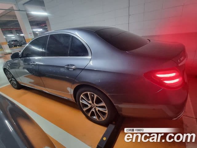 Mercedes-Benz E-Class 2019 — Фото 3/5