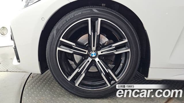 BMW 4 Series 2021 — Photo 12/20